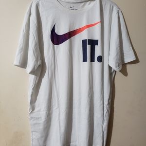 Nike t-shirt
